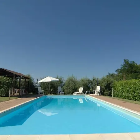 Cantagallina Sleeps 4 Pool Wifi Apartmán